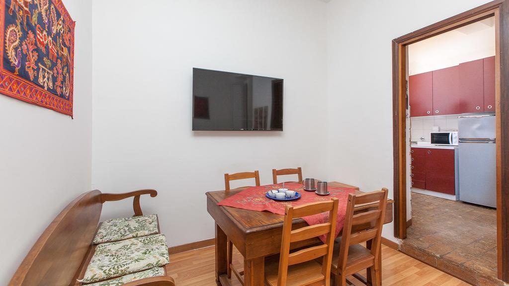 Rental In Rome Santini Apartment Cameră foto